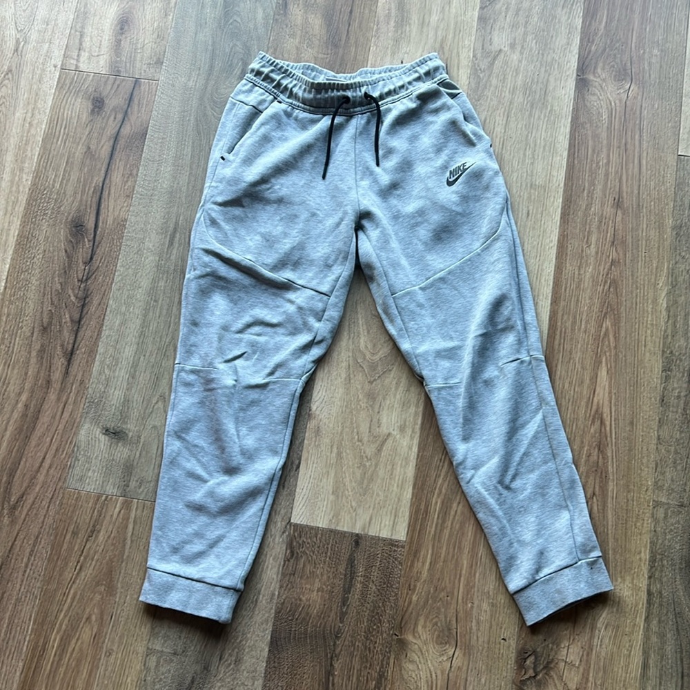 Nike tech fleece, Boys Large, Grey